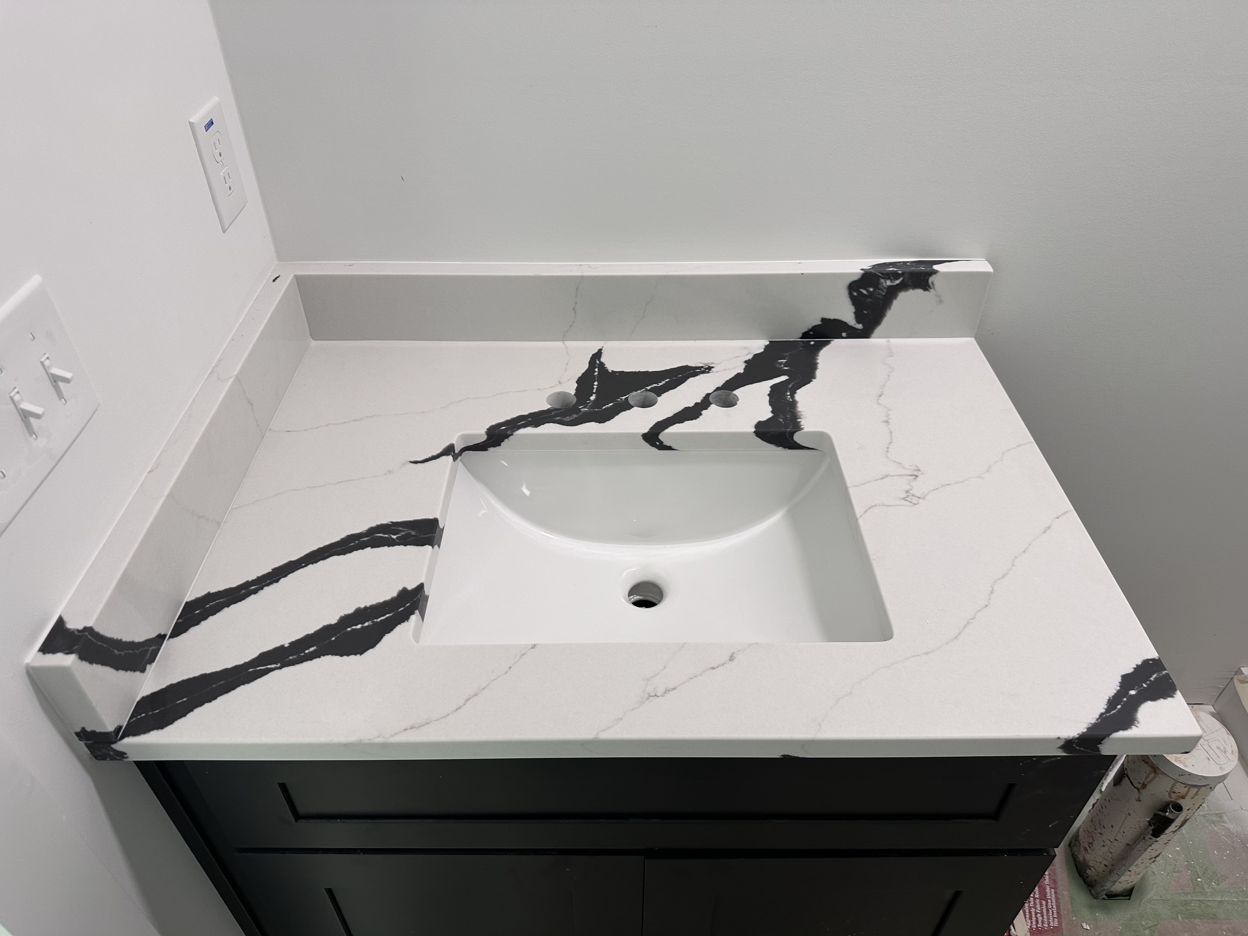 Calacatta Black Quartz